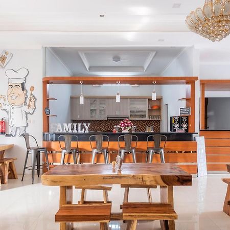 Urbanview Hotel One Family Maribaya By Reddoorz 렘뱅 외부 사진